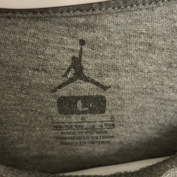 Jordan Gray Air Logo Tee, Youth L - Picture 2 of 3